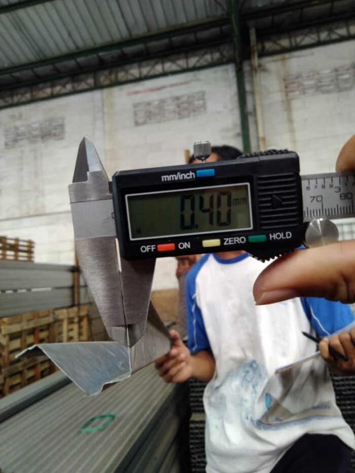 BAJA RINGAN RENG R28 X 0.45MM (1,54KG) - Image 3