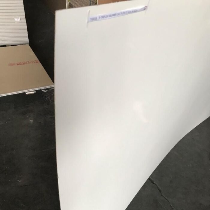 TRIPLEK MELAMIN GLOSSY 1200 X 2400 X 2,7MM PUTIH KUNCI