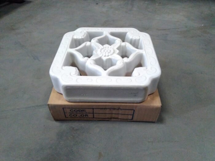 ROOSTER KERAMIK REGULER 20 X 20 TRISENSA RO - A ROYAL WHITE B (KW1)