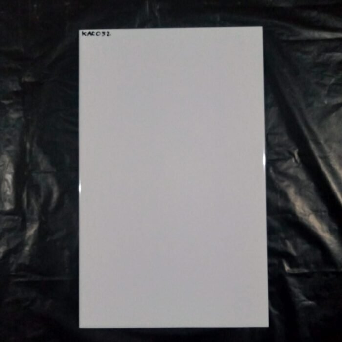 KERAMIK DINDING GLOSSY PLAIN FLAT 25 X 40 ACCURA GLOSSY WHITE (KW1)