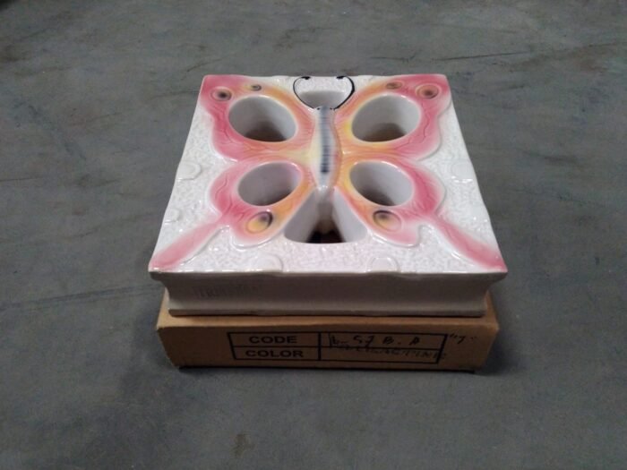 ROOSTER KERAMIK PAINTING 20 X 20 TRISENSA RO - 57B.A KUPU-KUPU LILAC/PINK (KW1)