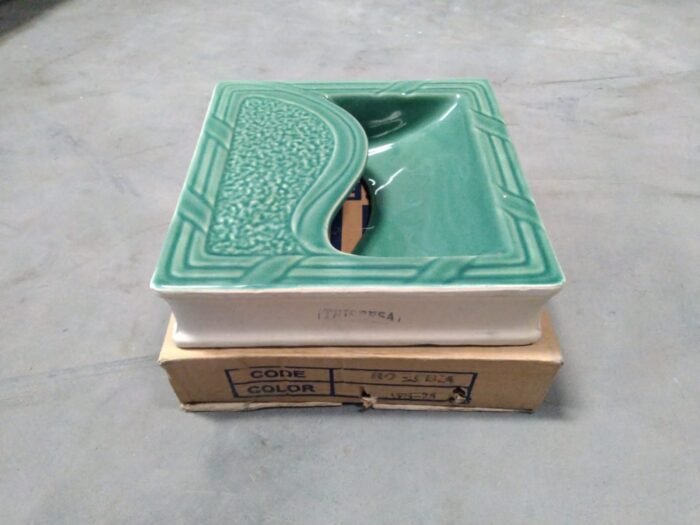 ROOSTER KERAMIK REGULER 20 X 20 TRISENSA RO - 6 COLONIAL GREEN B-WS-25 (KW1)
