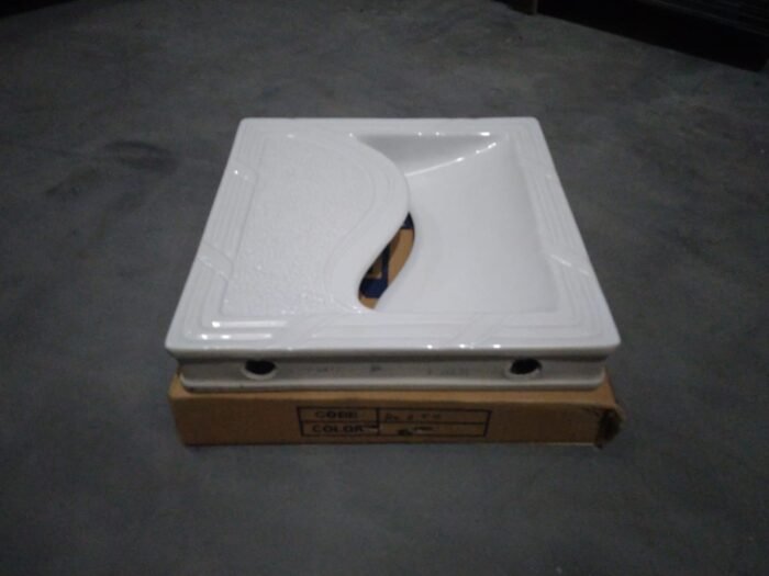 ROOSTER KERAMIK REGULER 30 X 30 TRISENSA RO - 6 COLONIAL WHITE C (KW1)