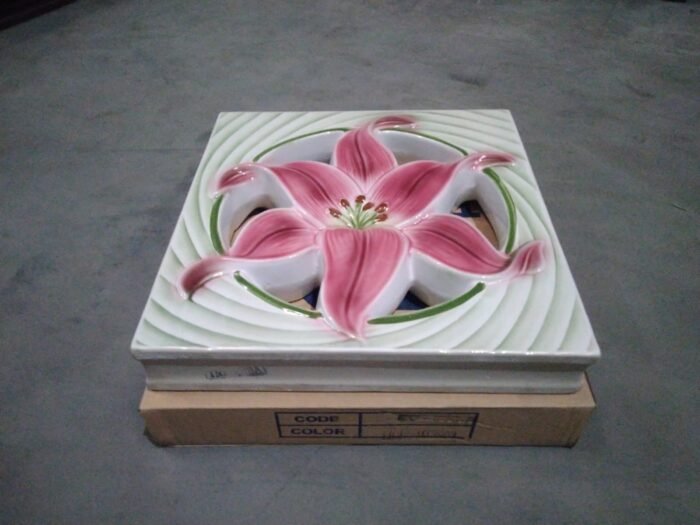 ROOSTER KERAMIK PAINTING 30 X 30 TRISENSA RO - 85C LILY LILAC C (KW1)