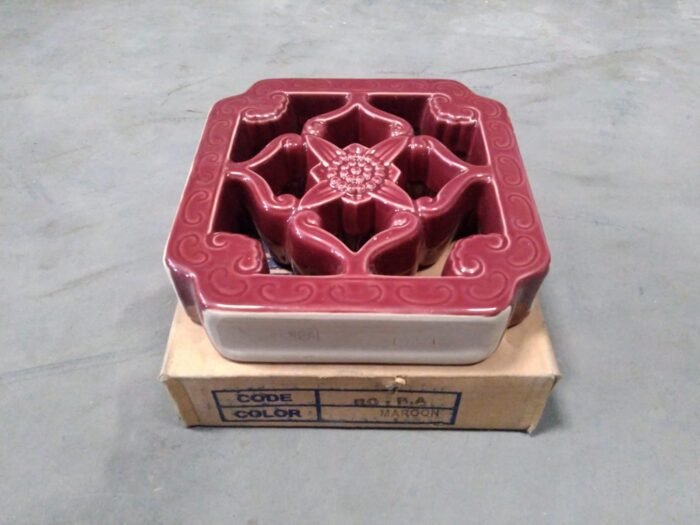 ROOSTER KERAMIK REGULER 20 X 20 TRISENSA RO - A ROYAL MAROON B (KW1)