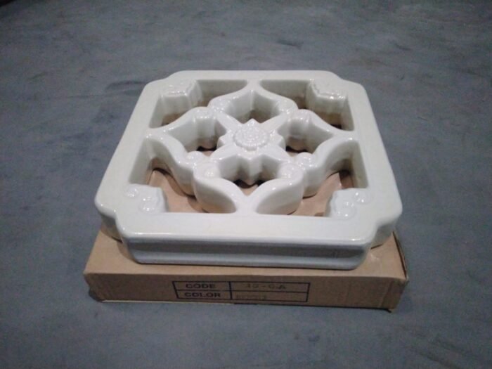 ROOSTER KERAMIK REGULER 30 X 30 TRISENSA RO - A ROYAL BEIGE C (KW1)