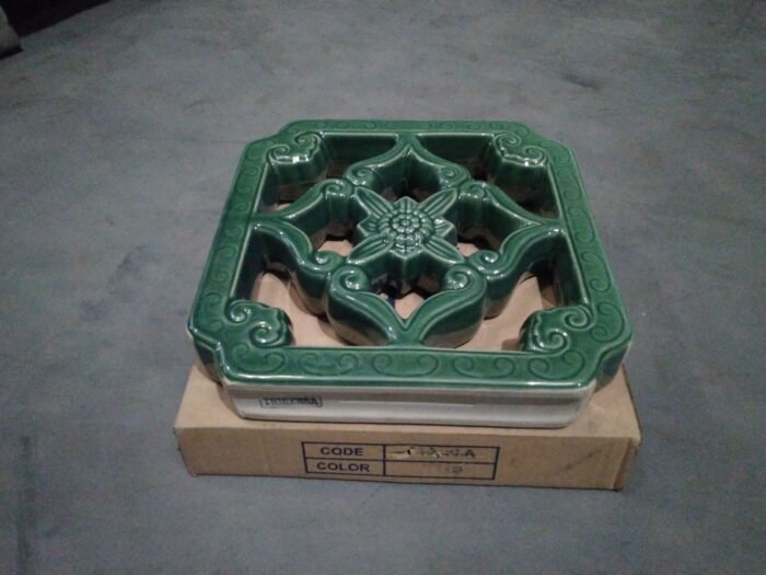 ROOSTER KERAMIK REGULER 30 X 30 TRISENSA RO - A ROYAL GREEN C-WS-25 (KW1)