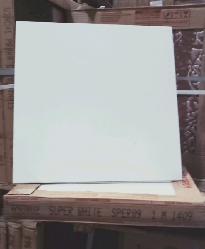 KERAMIK LANTAI GLOSSY PLAIN FLAT 40 X 40 MULIA SPECTRUM SUPER WHITE (KW1)