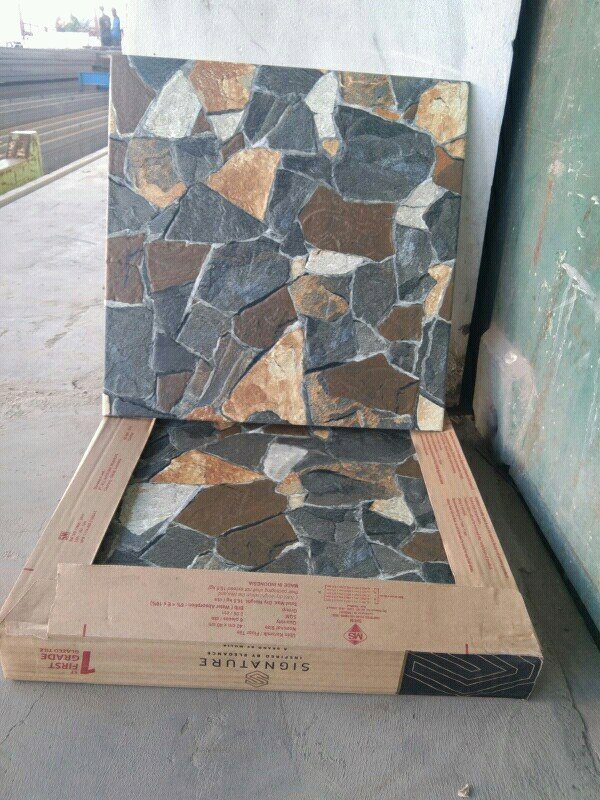 KERAMIK LT TERAS MATTE AS-GRAPHIC EMBOSSED 40 X 40 MULIA SIGNATURE RIVERSTONE COFFEE (KW1) - Gambar 3